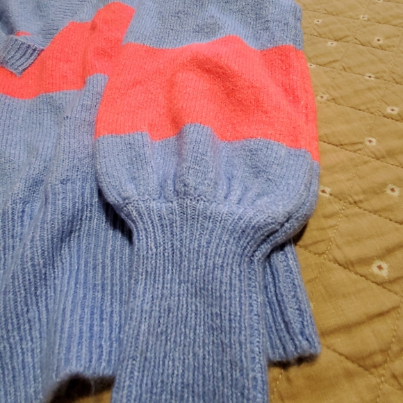 Sweater - Picture 4 of 5